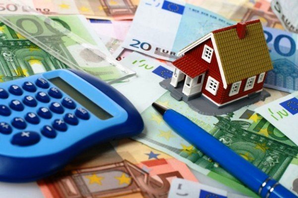 Τουλάχιστον 1.000 ευρώ το νέο χαράτσι για τους ιδιοκτήτες ακινήτων
