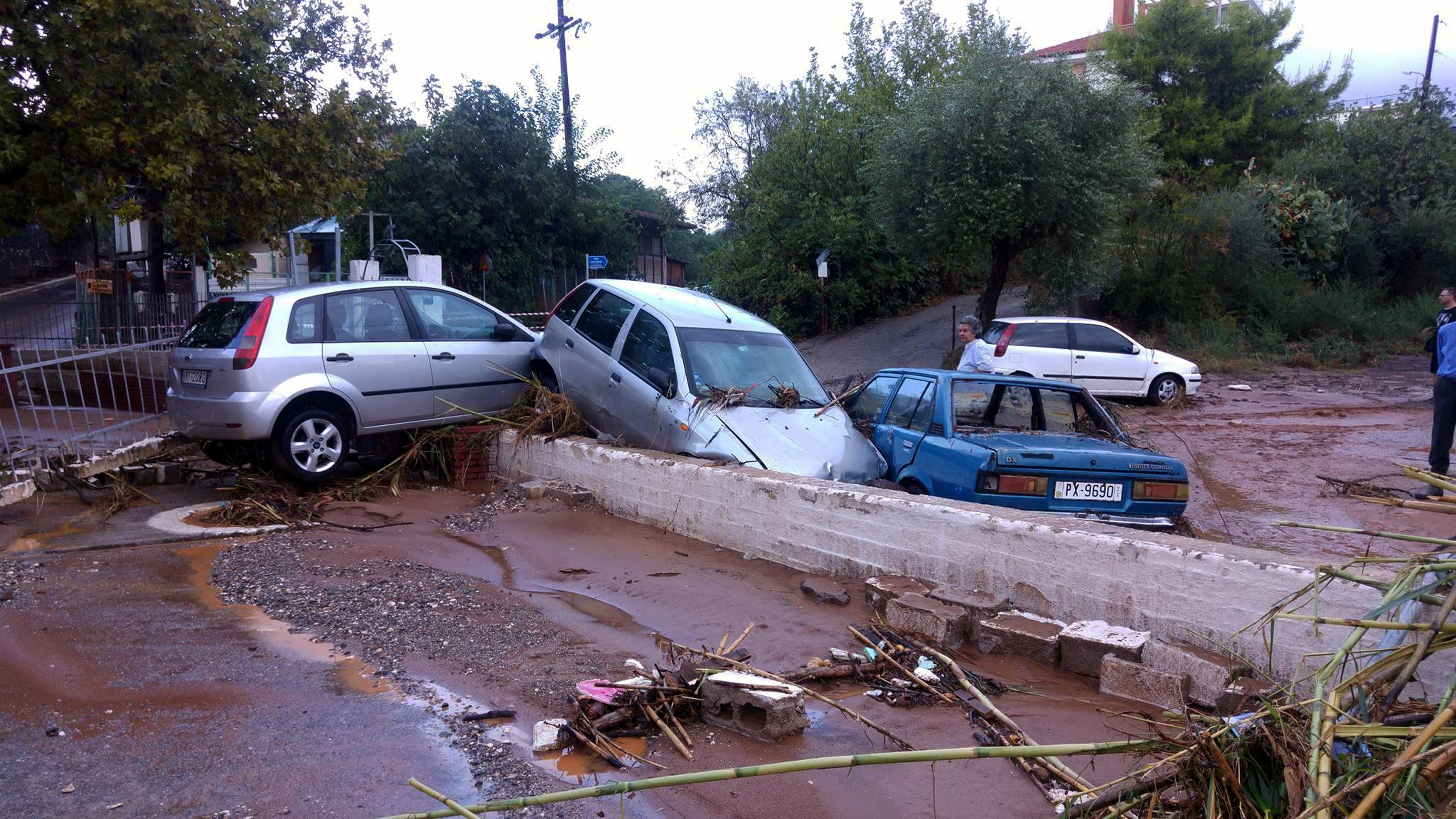 Ανυπολόγιστου κόστους καταστροφές σε Ζάκυνθο και Καλαμάτα απο την κακοκαιρία (photos & video)