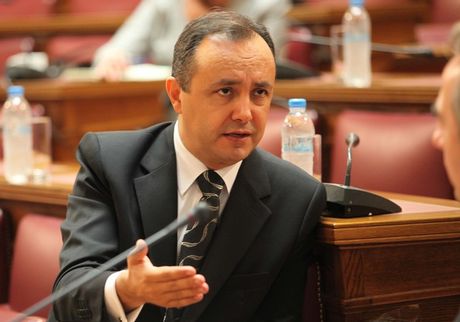 Θ. Καράογλου: «Η Κυβέρνηση αναγνωρίζει de facto τα Σκόπια ως ”Μακεδονία”»