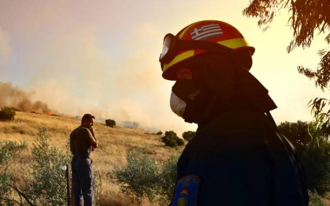 Πυρκαγιά στην περιοχή Καστρί στη νότια Εύβοια