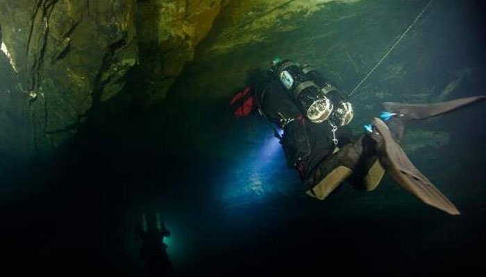 Νέο παγκόσμιο ρεκόρ βάθους νερού σε σπήλαιο της Τσεχίας (εικόνες)