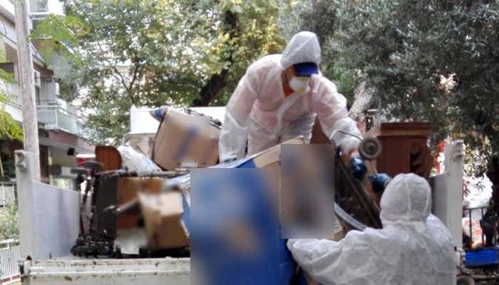Απίστευτο περιστατικό στη Θεσσαλονίκη: Ζούσαν σε διαμέρισμα γεμάτο με τέσσερις τόνους απορριμάτων (εικόνες)