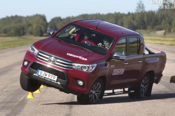 Απέτυχε το νέο Toyota Hilux στο τεστ αποφυγής ταράνδου (video)