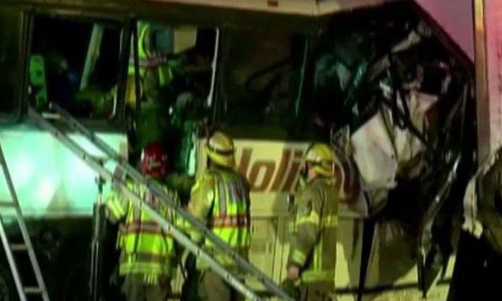Καλιφόρνια: Σύγκρουση λεωφορείου με νταλίκα - Τουλάχιστον 13 νεκροί
