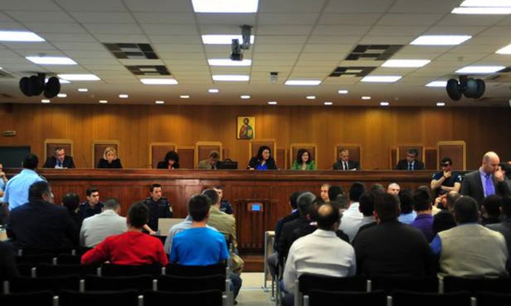 Δίκη ΧΑ: Ανοίγει σήμερα η δικογραφία για την επίθεση τάγματος εφόδου σε βάρος μελών του ΠΑΜΕ στο Πέραμα το 2013