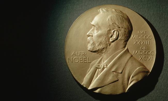 Νόμπελ Φυσικής: Τρεις Βρετανοί βραβεύονται για τις έρευνες τους