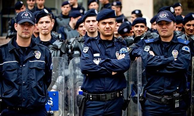 Χωρίς τέλος η «επιχείρηση-σκούπα» στην Τουρκία: 12.801 αστυνομικοί εκδιώχθηκαν μετά το πραξικόπημα