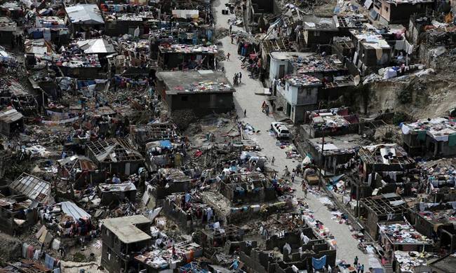 Τραγωδία δίχως τέλος στην Αϊτή: 1.000 οι νεκροί από τον τυφώνα Μάθιου