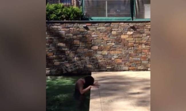 Γιατί ένα κοριτσάκι που βγαίνει από την πισίνα είναι ότι πιο ανατριχιαστικό θα δείτε σήμερα (video)