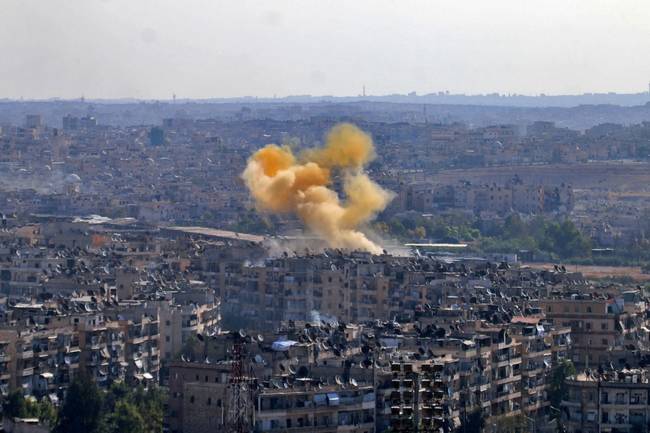 Συγκλονιστικό βίντεο: Στη δίνη του πολέμου το Χαλέπι - 38 άμαχοι νεκροί από επίθεση με ρουκέτες