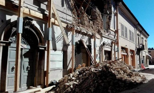 Τις πληγές της μετράει η Ιταλία μετά τους νέους ισχυρούς σεισμούς