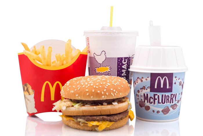 Διατροφικό σκάνδαλο από τα χαμπουργκερ του McDonald’s μετά από καταγγελίες του γνωστού σεφ Jamie Oliver