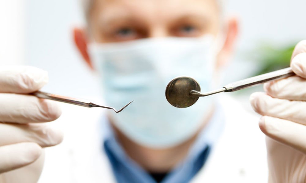 Η τακτική επίσκεψη στον οδοντίατρο μειώνει τον κίνδυνο... πνευμονίας