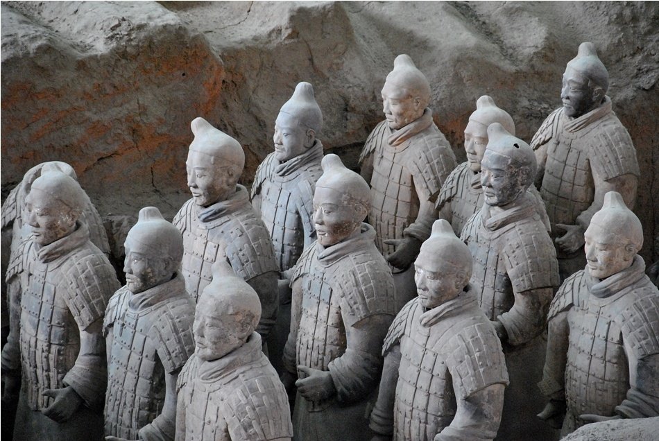 Σπουδαία αποκάλυψη: Ο Πήλινος Στρατός του Πρώτου Αυτοκράτορα της Κίνας φτιάχτηκε από αρχαίους Έλληνες!