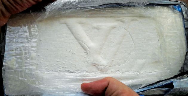 Η κοκαΐνη με το "λογότυπο" της Louis Vuitton, το Κολωνάκι και η... σύλληψη