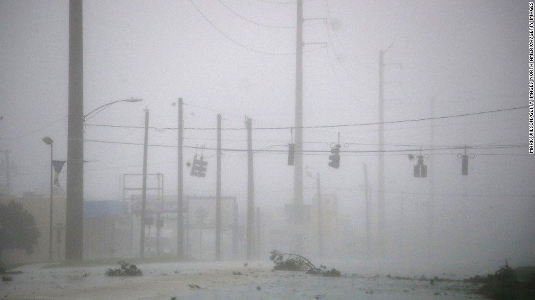 Τυφώνας «Μάθιου»: Σε επιφυλακή στο Τζάκσονβιλ - Στους 842 οι νεκροί στην Αϊτή