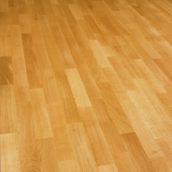 Μήπως το ξύλινο πάτωμα σου τρίζει όταν περπατάς; Αυτή η λύση θα σε σώσει από τον ενοχλητικό ήχο