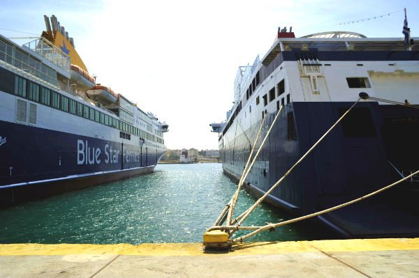 Ferry boat προσέκρουσε στο λιμάνι της Ηγουμενίτσας