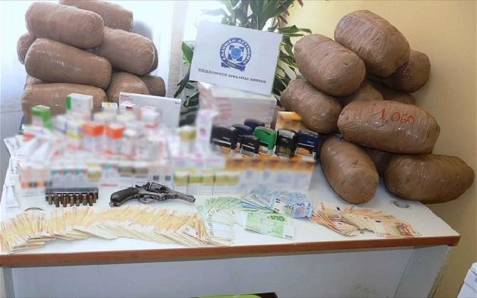 Εξαρθρώθηκε σπείρα που διακινούσε ναρκωτικά & φαρμακευτικά σκευάσματα στο κέντρο της Αθήνας