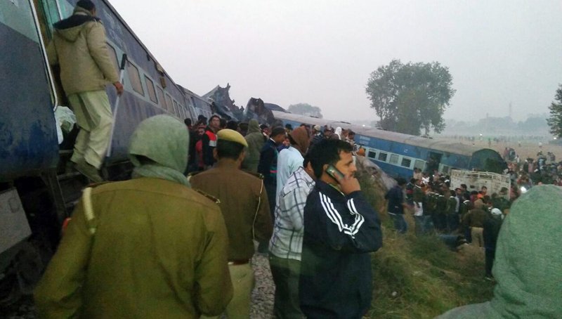 Εκτροχιασμός τρένου στην Ινδία – Τουλάχιστον 91 νεκροί (εικόνες&video)