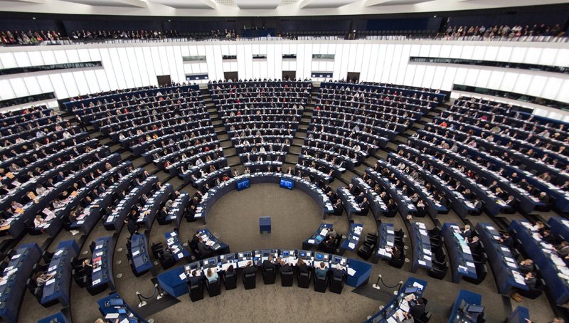 Το Ευρωκοινοβούλιο ψήφισε να «παγώσουν» προσωρινά οι ενταξιακές διαπραγματεύσεις με την Άγκυρα