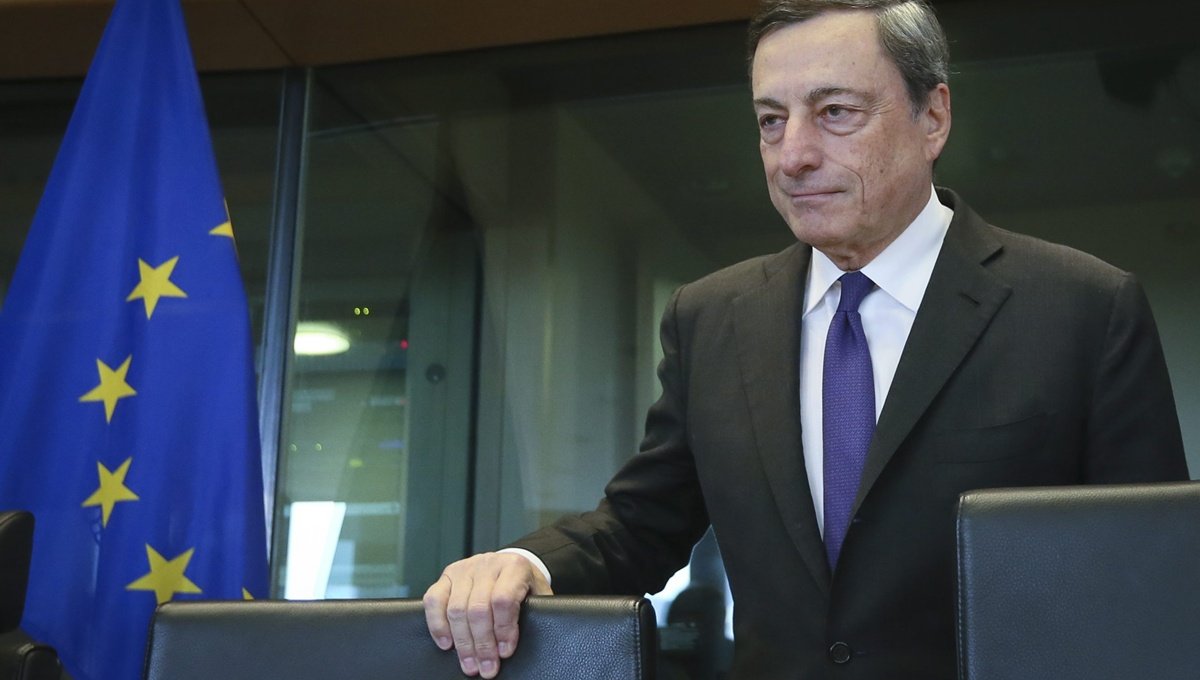 Ντράγκι: «Μια λύση για το ελληνικό χρέος είναι προς όφελος της Ευρωζώνης»
