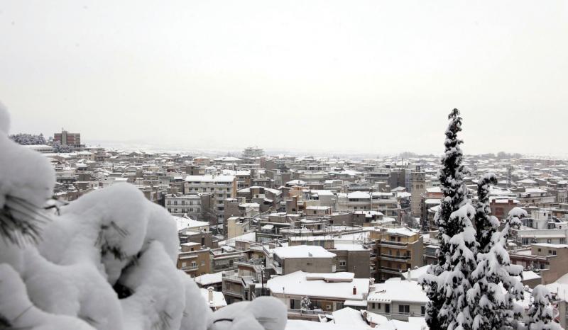 Κλειστά τα σχολεία στην Κοζάνη - Προβλήματα στο οδικό δίκτυο από τη χιονόπτωση