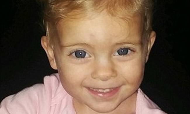 Θρήνος: Αγγελούδι δύο ετών πνίγηκε στη μπανιέρα ενώ η μητέρα της βρισκόταν σε ερωτικό ραντεβού (εικόνες&video)