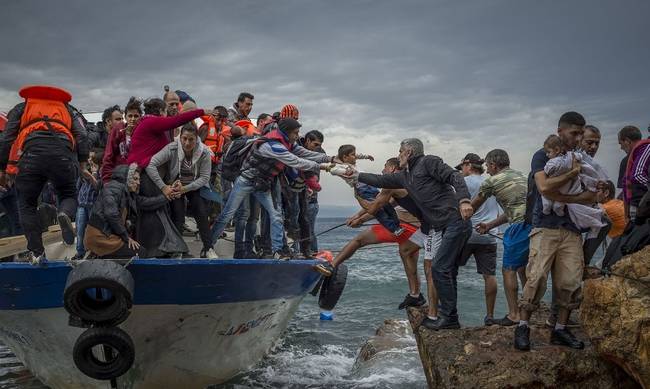 Νέα έκκληση της Κομισιόν για εφαρμογή της συμφωνίας για το προσφυγικό