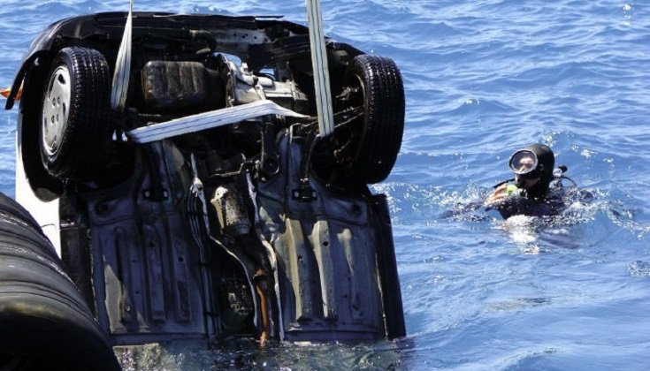 Παλαιό Φάληρο: Αυτοκίνητο έπεσε στη θάλασσα – Νεκρός ο οδηγός – Ανοιχτά όλα τα ενδεχόμενα