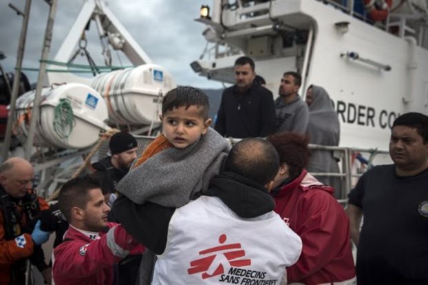 Φόβοι για τουλάχιστον 100 νεκρούς σε νέο ναυάγιο στη Μεσόγειο