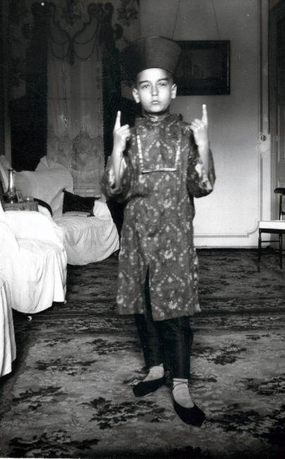 Ο Κωστής Στεφανόπουλος ντυμένος Κινέζος στις Απόκριες του 1933