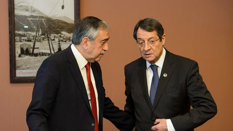 Κυπριακό: Στο τραπέζι κάθονται εκ νέου οι διαπραγματευτές