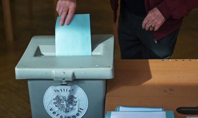 Αυστρία: Έκλεισαν οι κάλπες - Τι δειχνούν πρώτα exit polls