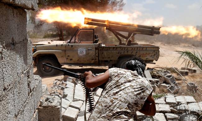 Λιβύη: «Έπεσε» η Σύρτη – Αιχμάλωτοι δεκάδες τζιχαντιστές του ISIS (video)