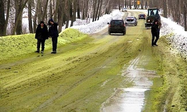 Με… πράσινο χιόνι καλύφθηκαν οι δρόμοι στη Ρωσία – Τι συνέβη (φωτό)