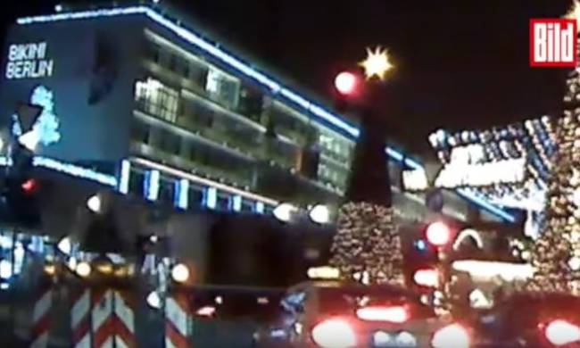 Βερολίνο: Βίντεο – ντοκουμέντο από τη στιγμή το μοιραίο φορτηγό πέφτει στο πλήθος