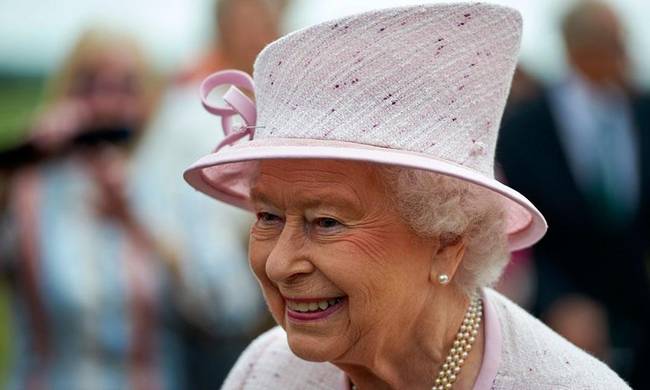 Άρρωστη η βασίλισσα Ελισάβετ: Απούσα μετά από 30 χρόνια από τη χριστουγεννιάτικη λειτουργία
