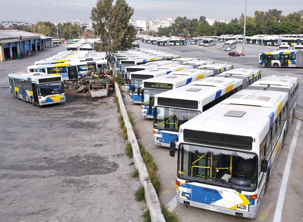 Καταρρέουν οι αστικές συγκοινωνίες της Αθήνας