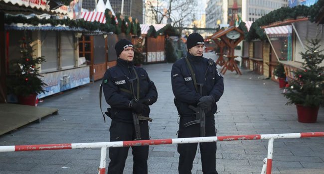 Προβληματισμός για την αντιμετώπιση της τρομοκρατίας μετά το μακελειό στο Βερολίνο