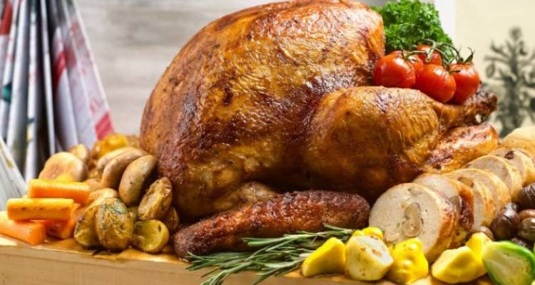 Γαλοπούλα ή κοτόπουλο; Ποιο είναι πιο υγιεινό και ποιο παχαίνει λιγότερο;