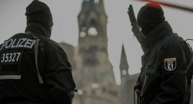 Οι γερμανικές Αρχές ψάχνουν απαντήσεις για τον μακελάρη του Βερολίνου