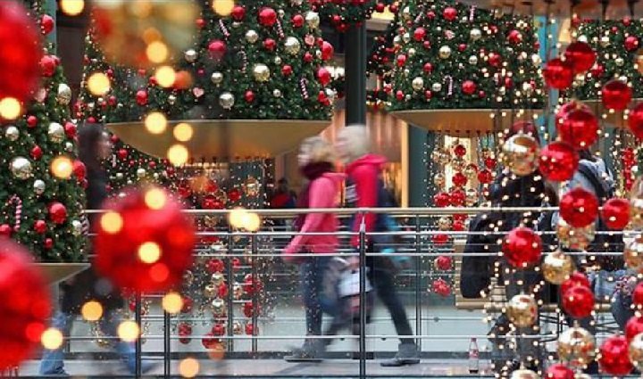 ΕΣΕΕ: Σε 1,6 δισ. το όφελος της αγοράς από το δώρο των Χριστουγέννων