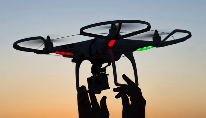 Καθορίστηκαν οι όροι για την απόκτηση άδειας χειριστή drone