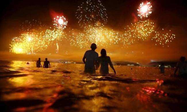 Παραμονή Πρωτοχρονιάς: Πώς τη γιορτάζουν σε 10 χώρες του κόσμου (Pics)