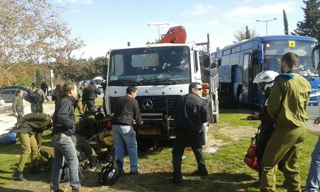 Επίθεση με φορτηγό κατά πλήθους στην Ιερουσαλήμ - Τουλάχιστον τέσσερις νεκροί