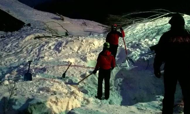 Χιονοστιβάδα Ιταλία: Βρέθηκαν ακόμα 4 άνθρωποι ζωντανοί στα συντρίμμια του ξενοδοχείου