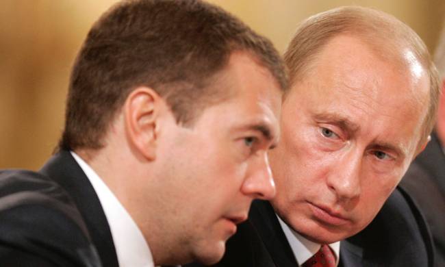 Μεντβέντεφ: «Η κλιμάκωση των οικονομικών κυρώσεων σε βάρος της Ρωσίας θα θεωρηθεί κήρυξη οικονομικού πολέμου»