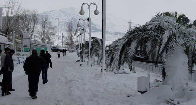 Εντείνονται τα προβλήματα από τις σφοδρές χιονοπτώσεις στην Εύβοια