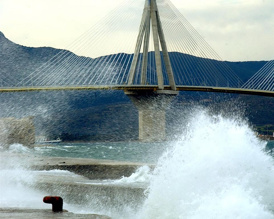 Έκλεισε η γέφυρα Ρίου – Αντιρρίου για λόγους ασφαλείας